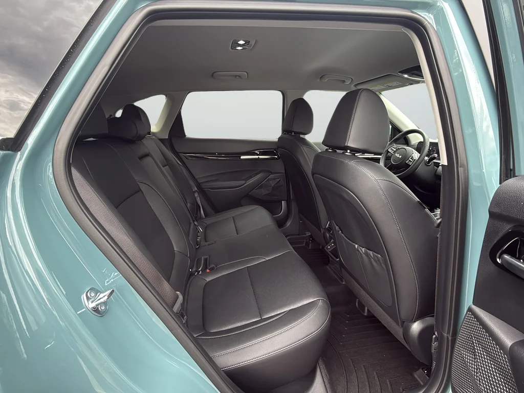 Used 2026 Blue Kia SX image 10