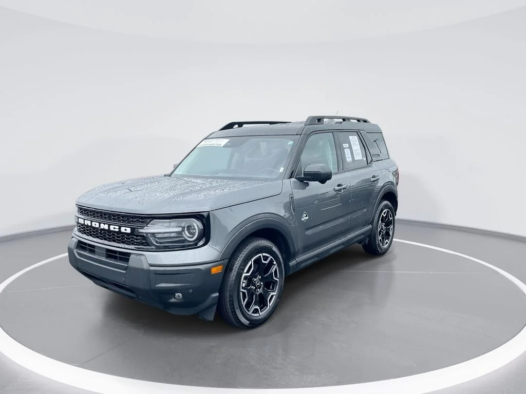 Used 2025 Gray Ford Outer Banks image 4