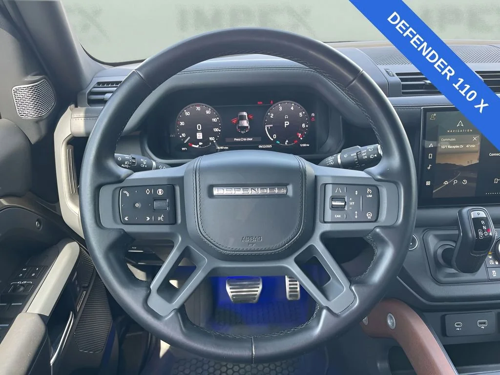 Used 2024  Land Rover X image 18