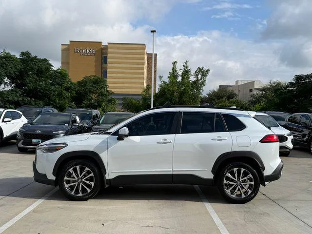 Certified Used 2024 WIND CHILL PEARL Toyota XLE image 9