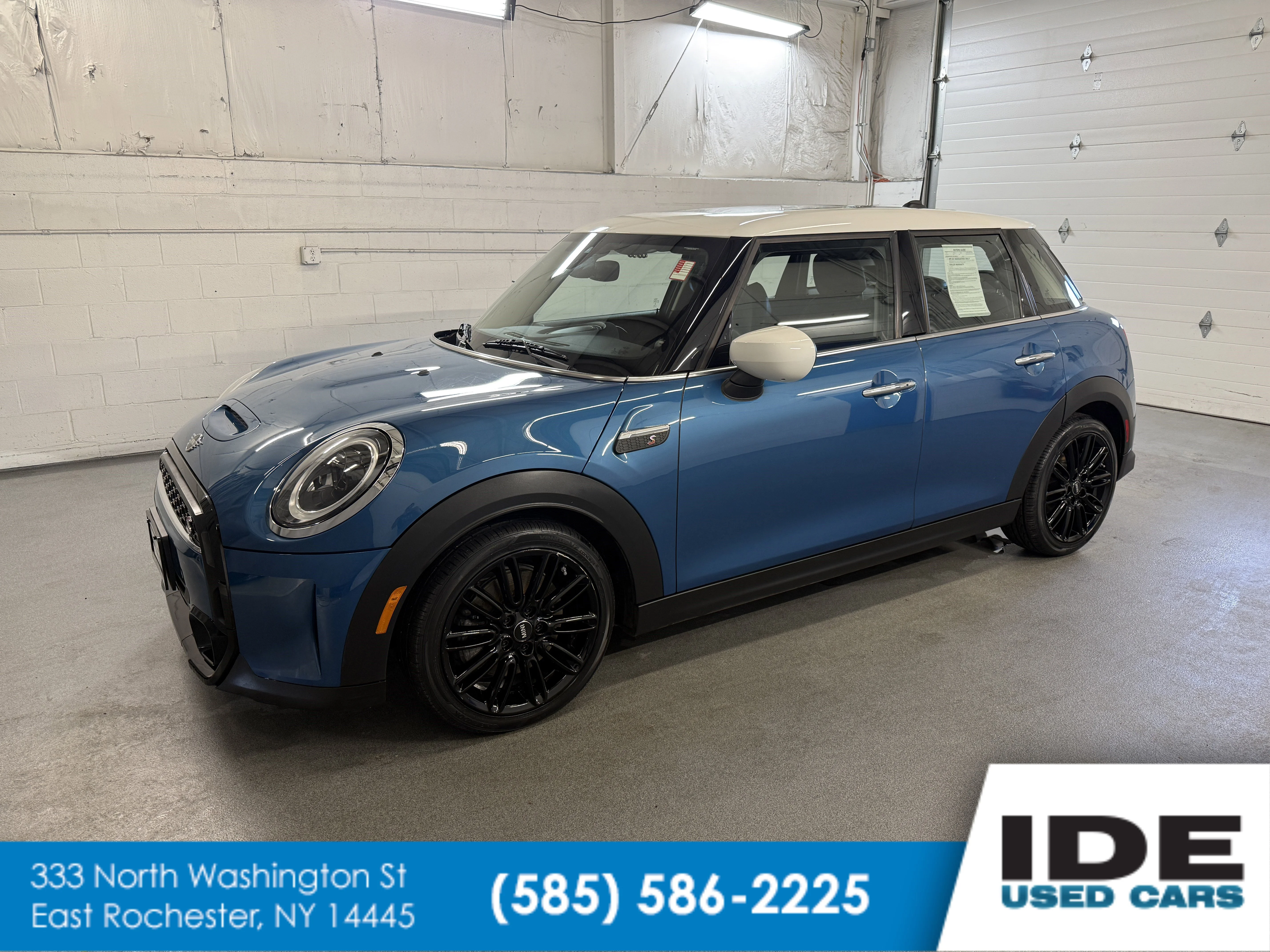 2022 MINI Hardtop Cooper S's photo