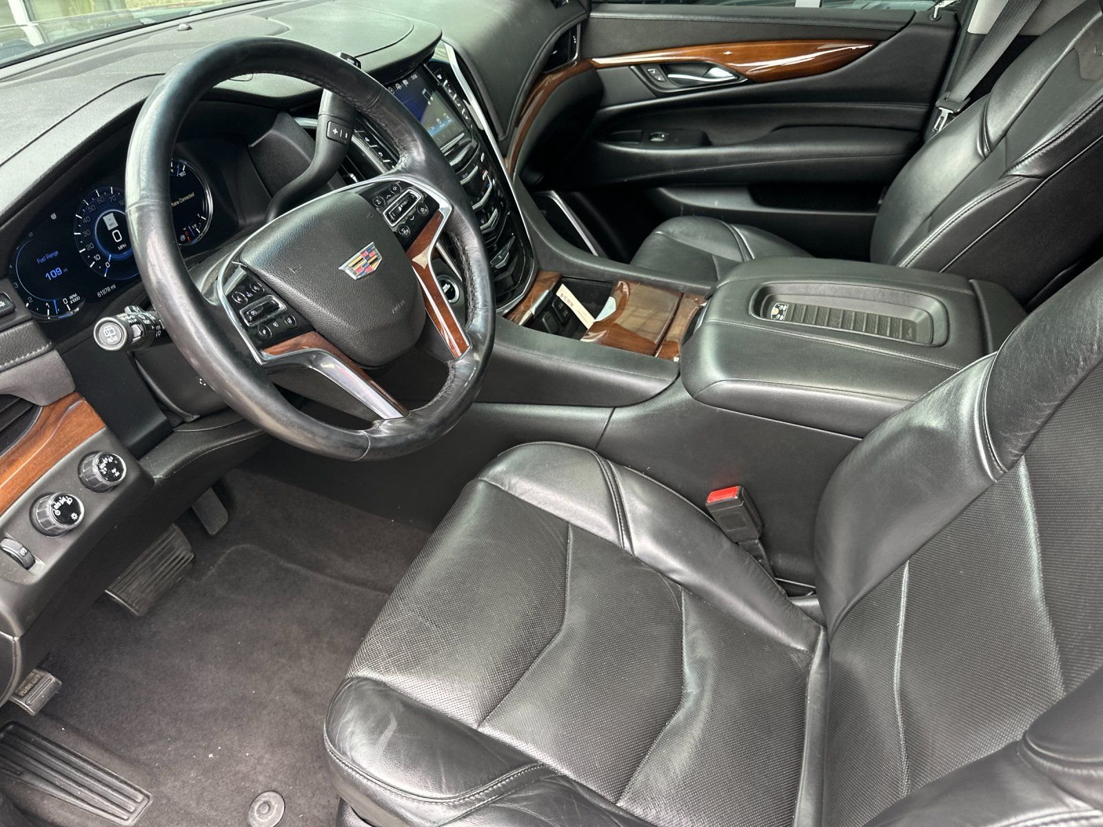 Used 2020 Black Raven Cadillac Luxury image 9