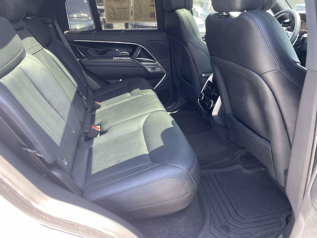 Used 2022 Fuji White Land Rover SE image 20