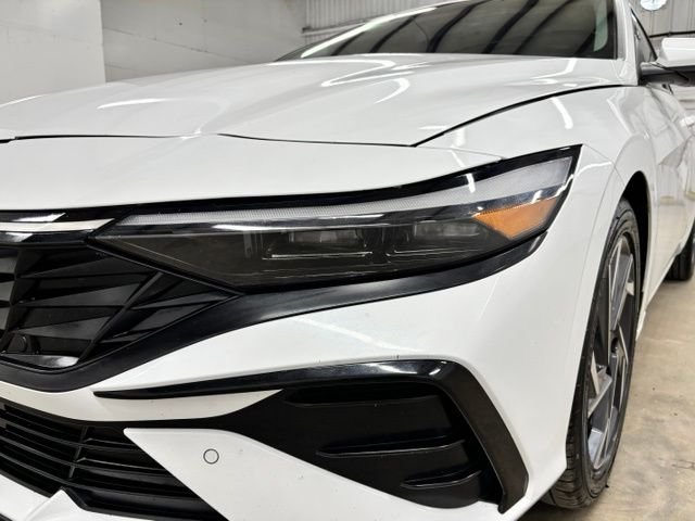 Used 2024 White Hyundai Limited image 8