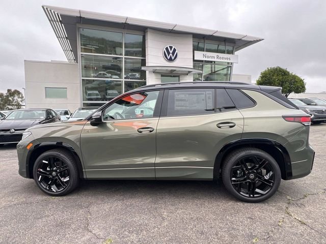 New 2026 Green Volkswagen 2.0T SE R-Line Black image 2