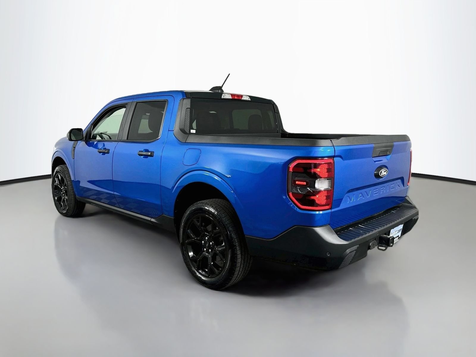 Used 2025 Velocity Blue Ford XLT image 5
