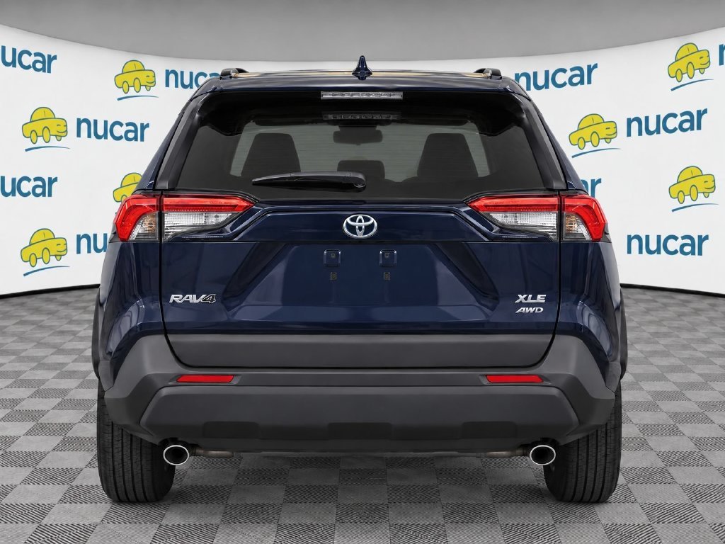 Used 2025  Toyota XLE image 7