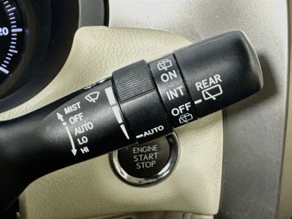 Used 2018 Silver Lexus 460 image 15