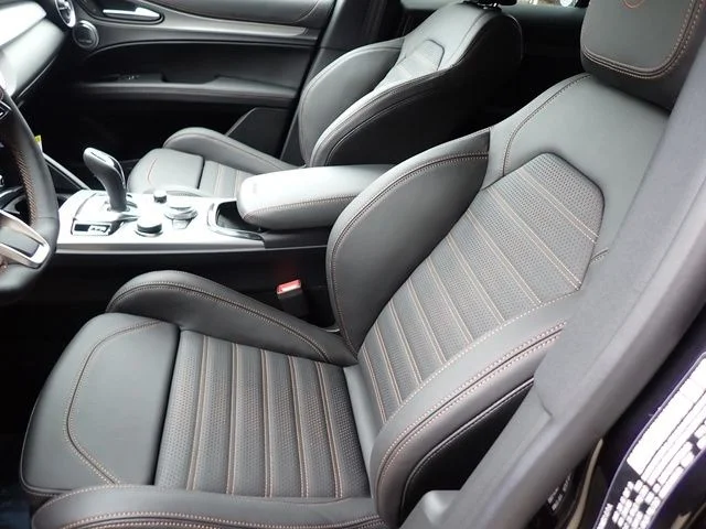 2025 Alfa Romeo Stelvio Intensa - Photo 11