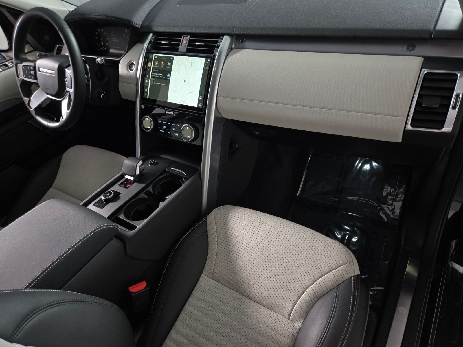 Used 2026 Santorini Black Metallic Land Rover Gemini Edition image 19