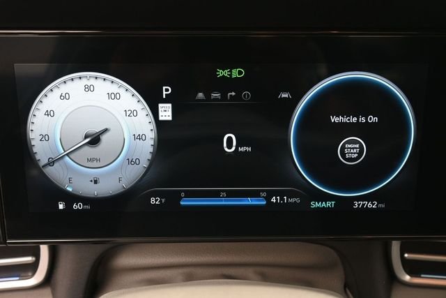 Used 2025 Silver Hyundai SEL Convenience image 6