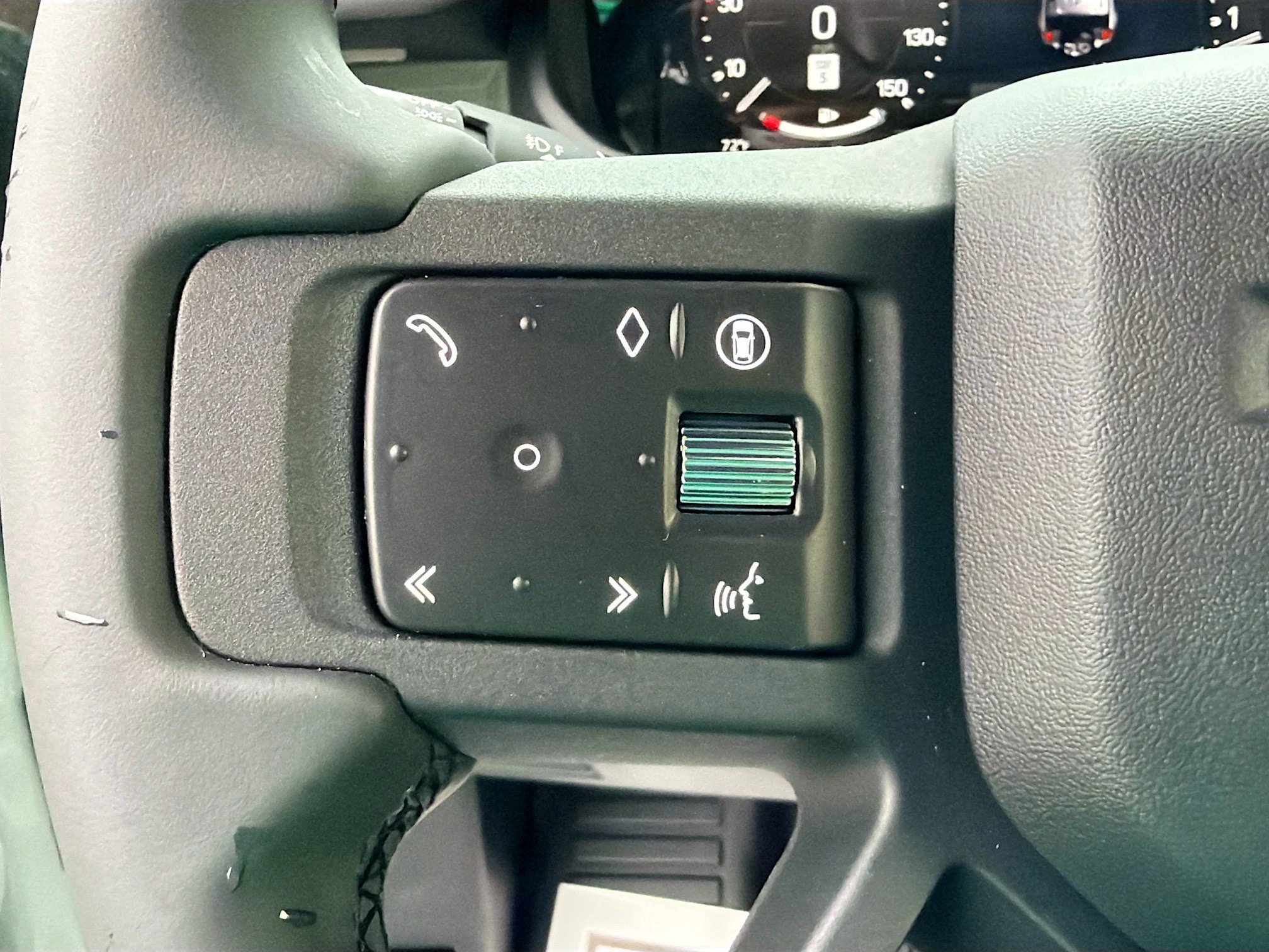 New 2026 Keswick Green Metallic Land Rover Trophy Edition Keswick image 36