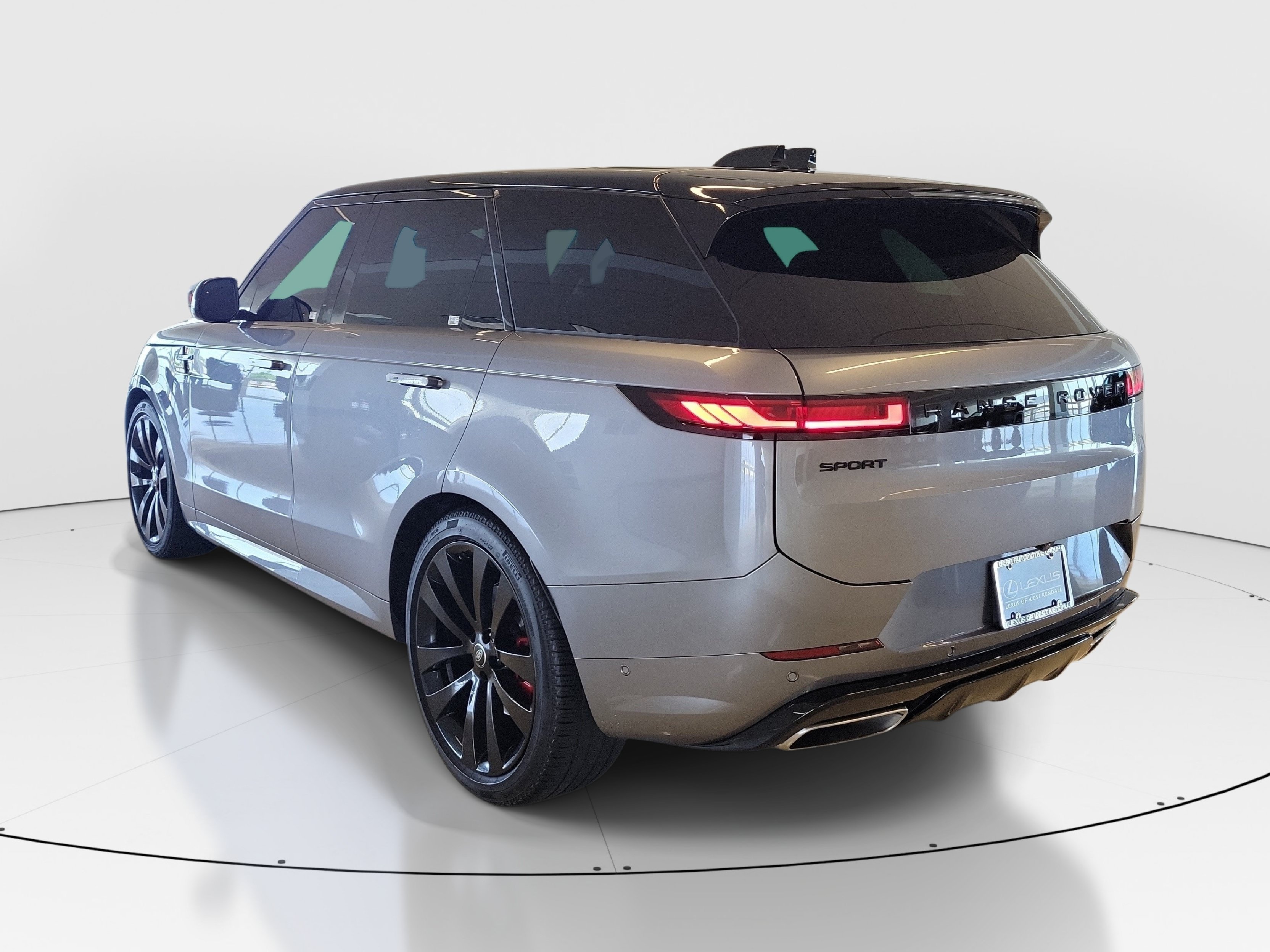 Used 2025 Eiger Grey Metallic Land Rover Dynamic SE image 6