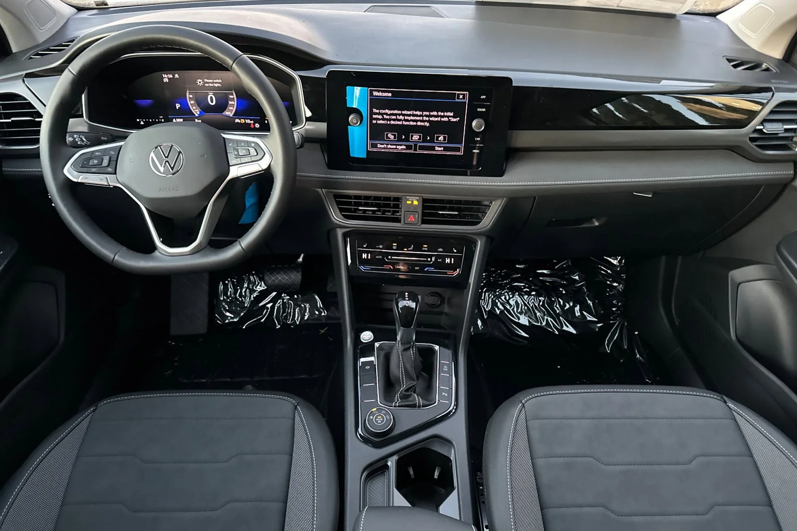 2026 Volkswagen Taos SE Black - Photo 13