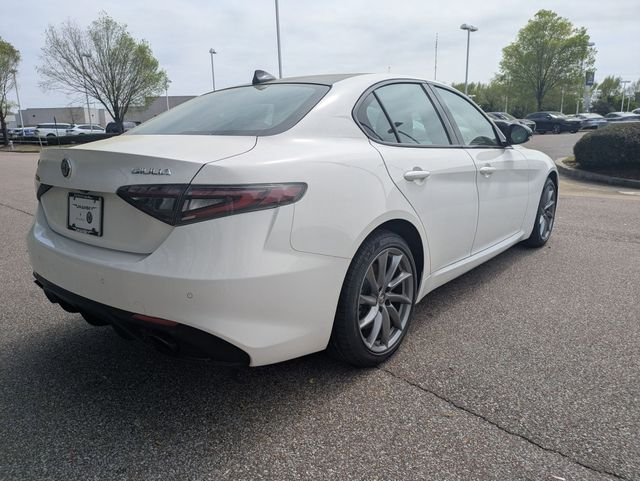 New 2025 Milano White Exterior Paint Alfa Romeo Base image 7