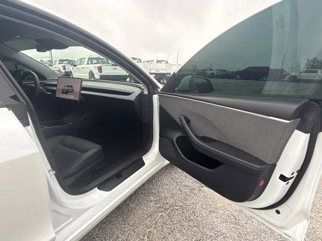 Used 2024 White Tesla Base image 22