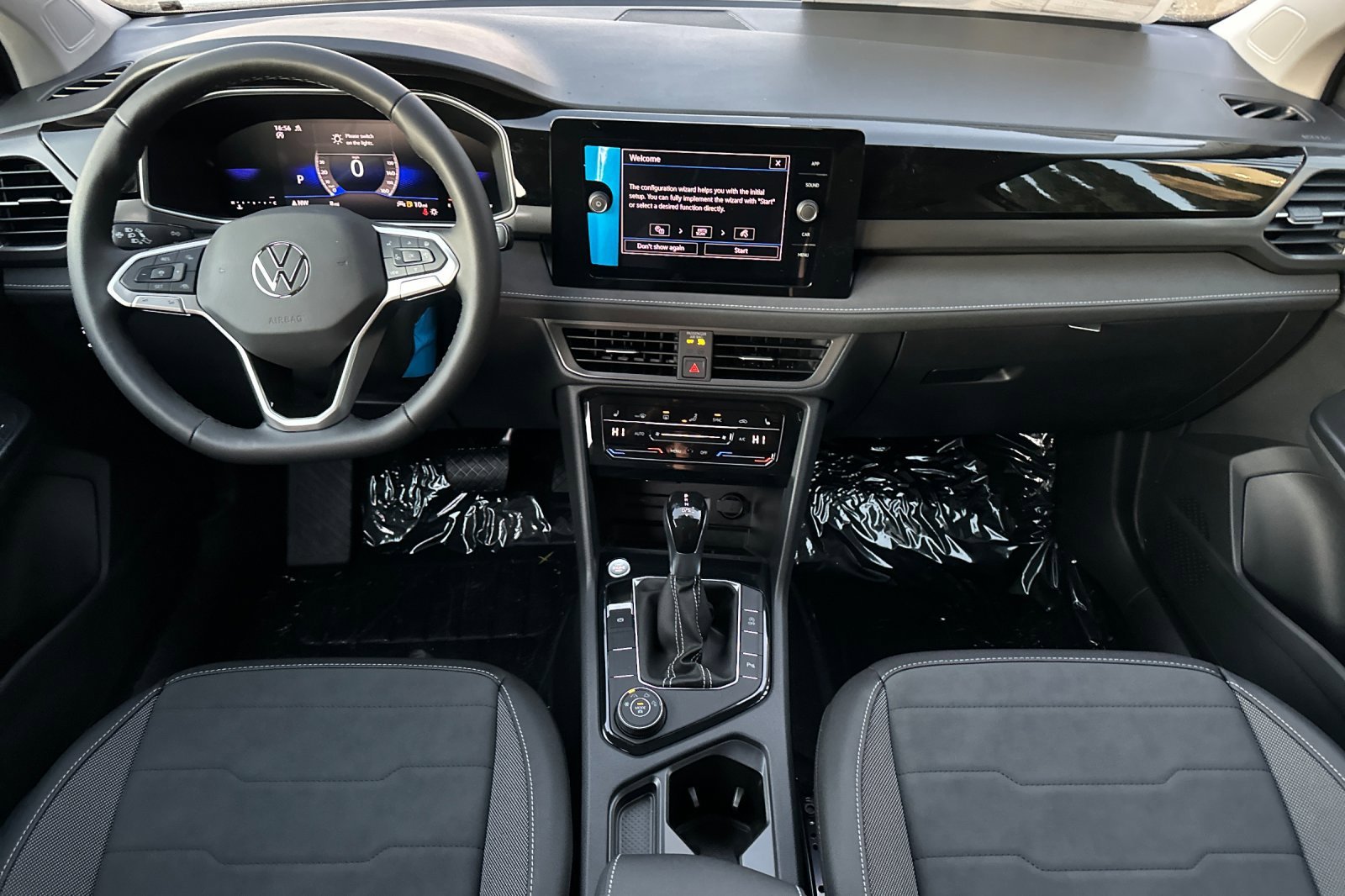 New 2026 Monument Gray w/Deep Black Roof Volkswagen SE Black image 13
