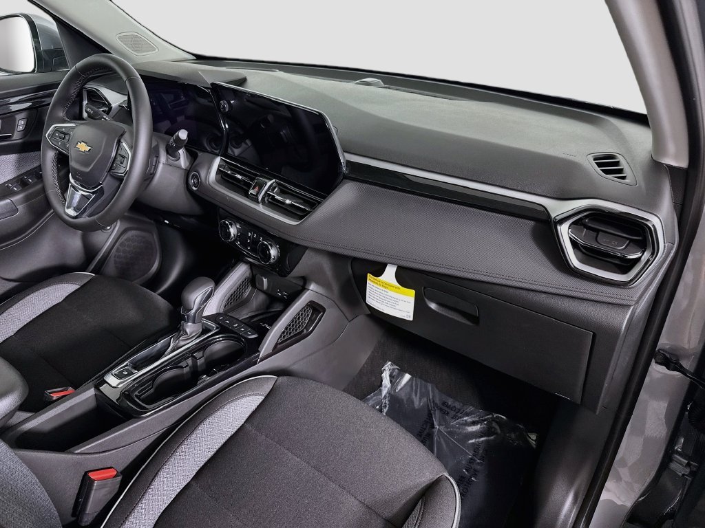 New 2026 Sterling Gray Metallic Chevrolet LT image 27
