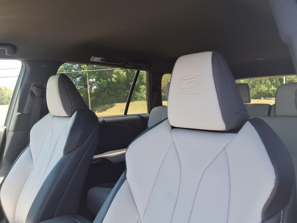 Used 2024 Beige Lexus 500h F SPORT Premium image 18