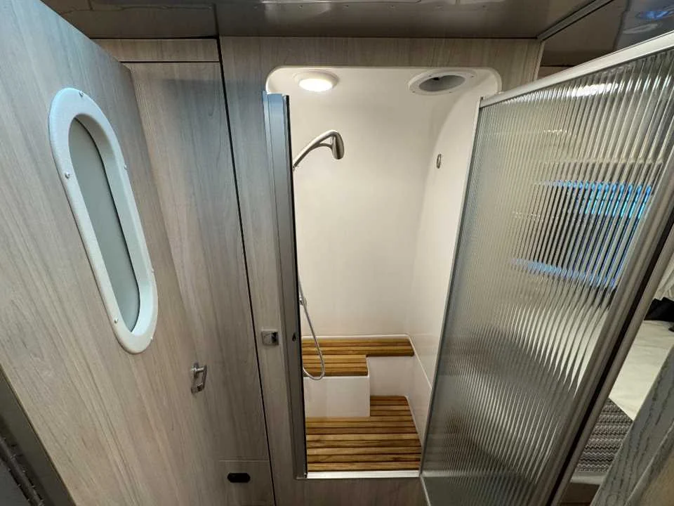 Used 2024 SILVER AIRSTREAM  image 39