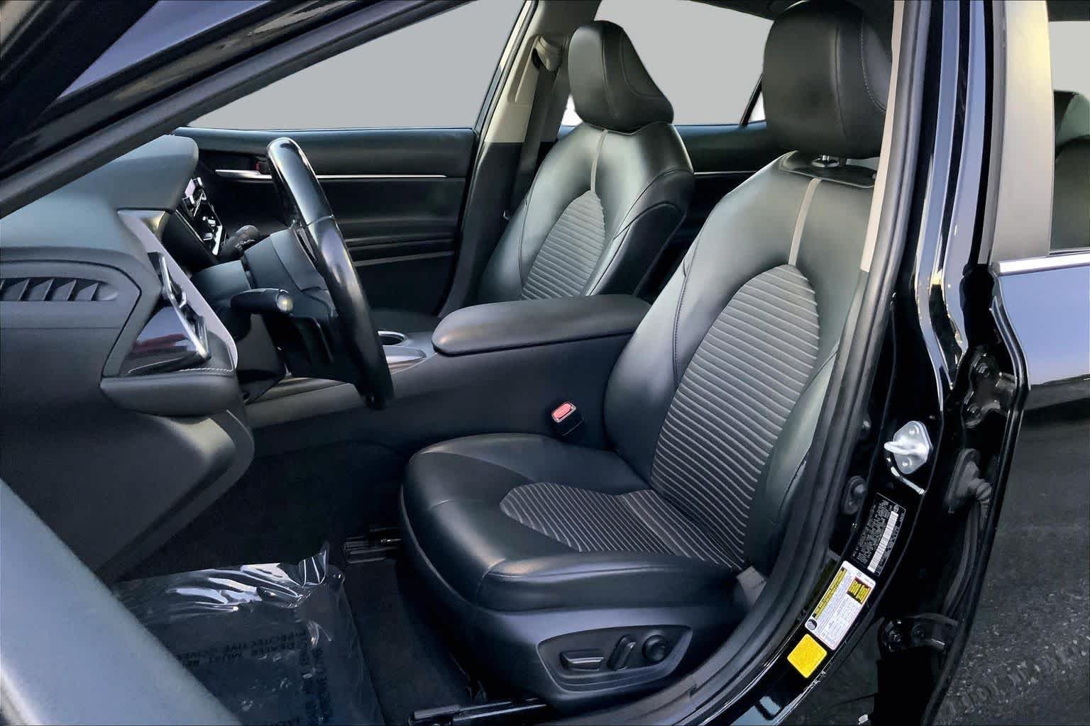 Used 2021 Midnight Black Metallic Toyota SE image 7