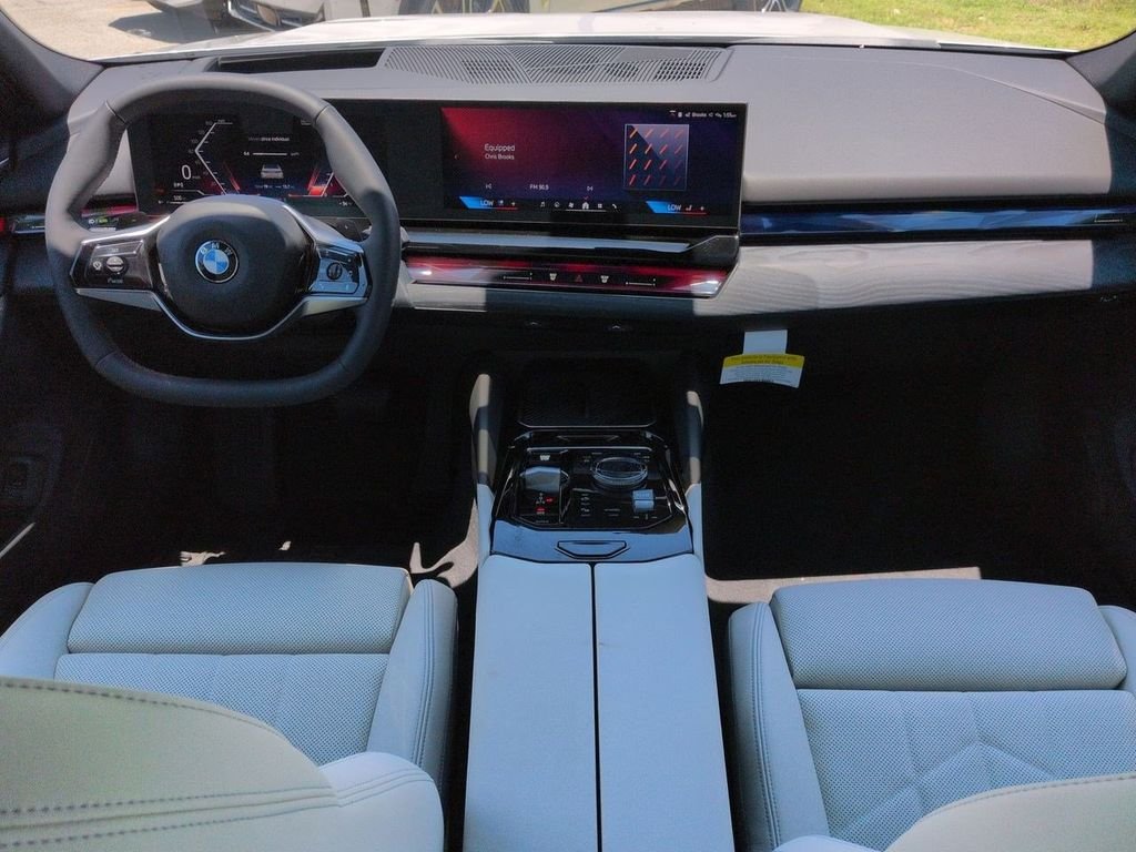 New 2027 White Metallic BMW 530i image 14