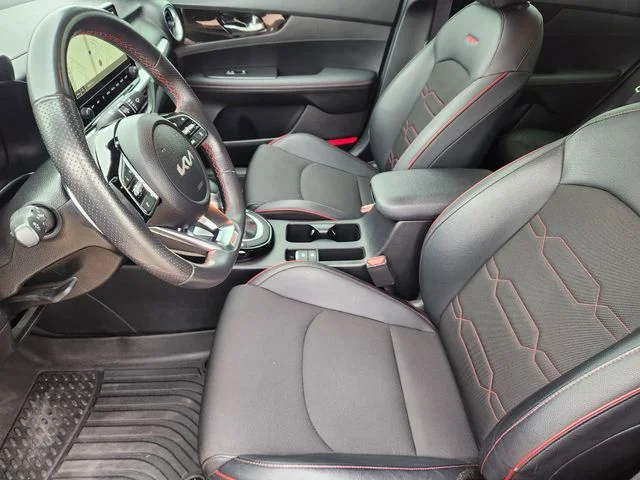 2024 Kia Forte GT - Photo 13