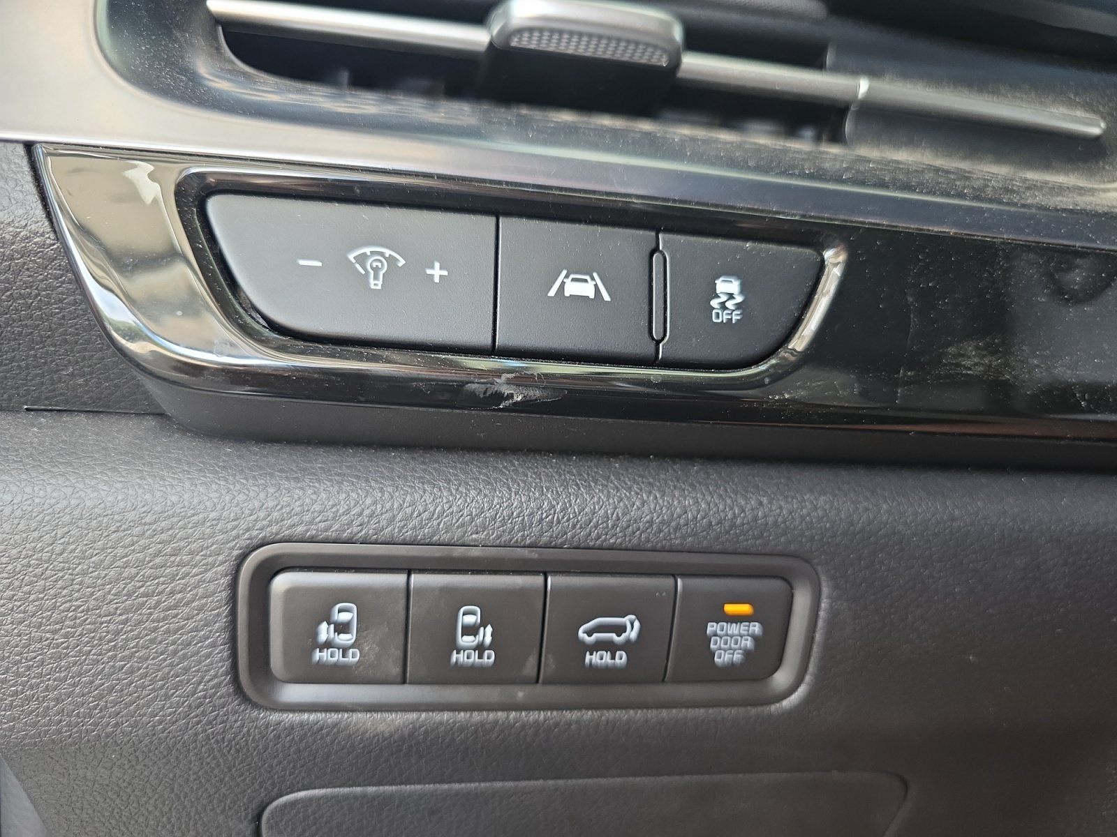 Certified Used 2024 Snow White Pearl Kia SX Prestige image 26