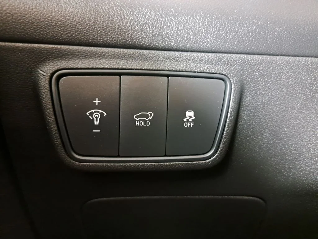 Used 2024 Gray Hyundai SEL image 15