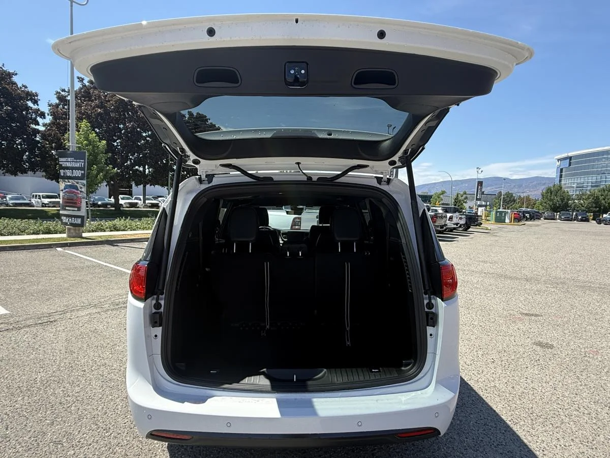 New 2027 White Chrysler SXT image 6