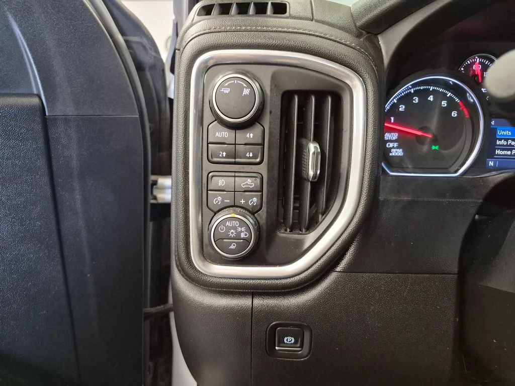 Used 2019 Silver Ice Metallic Chevrolet LT Trail Boss image 23