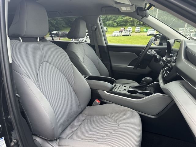 Used 2022 Black Toyota LE image 27