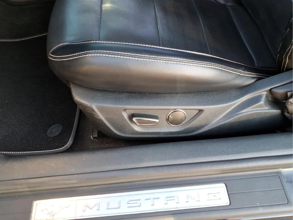 Used 2015 Black Ford GT Premium image 13