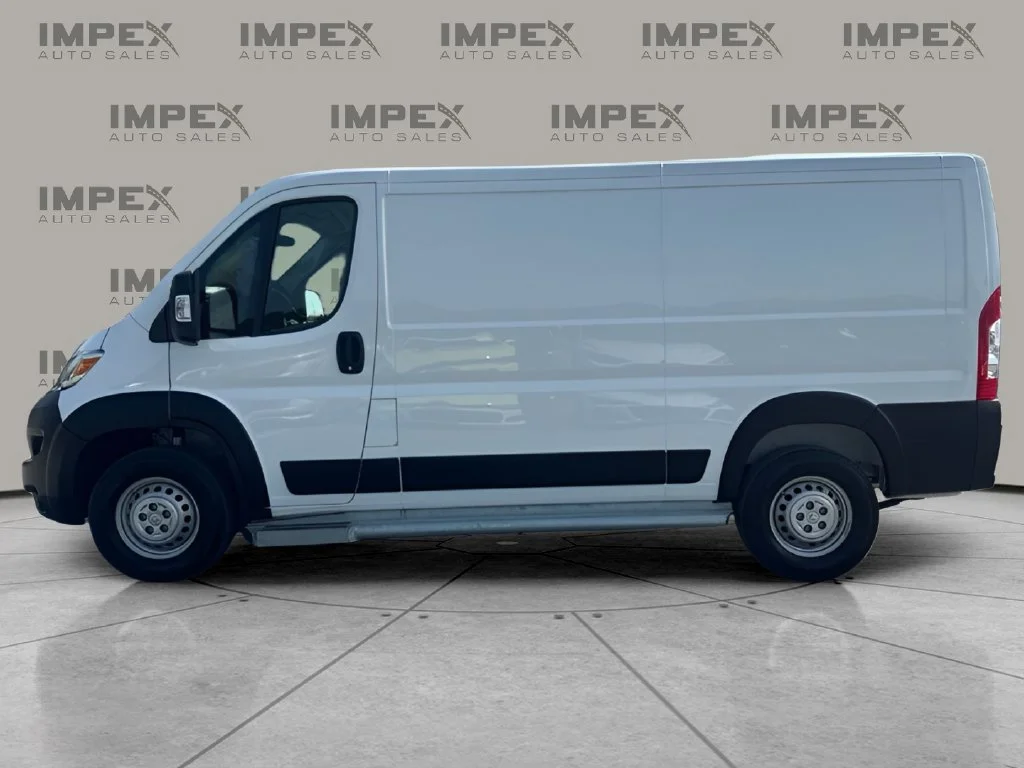 Used 2025 White Ram Base image 2