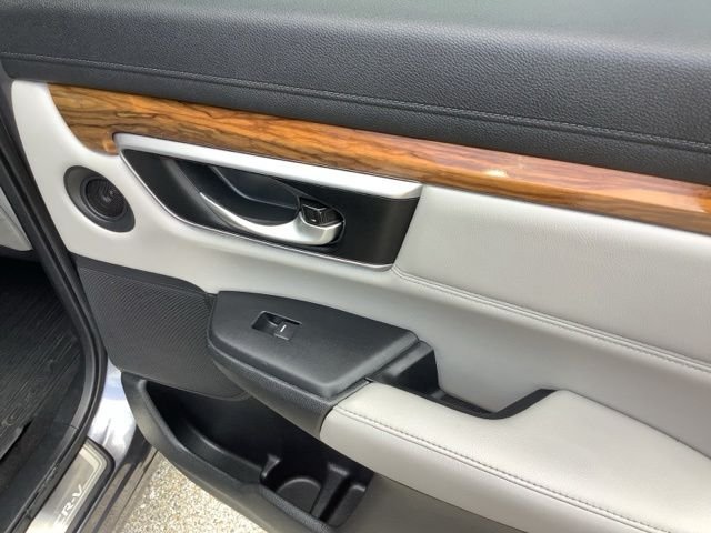 2017 Honda CR-V Touring - Photo 17