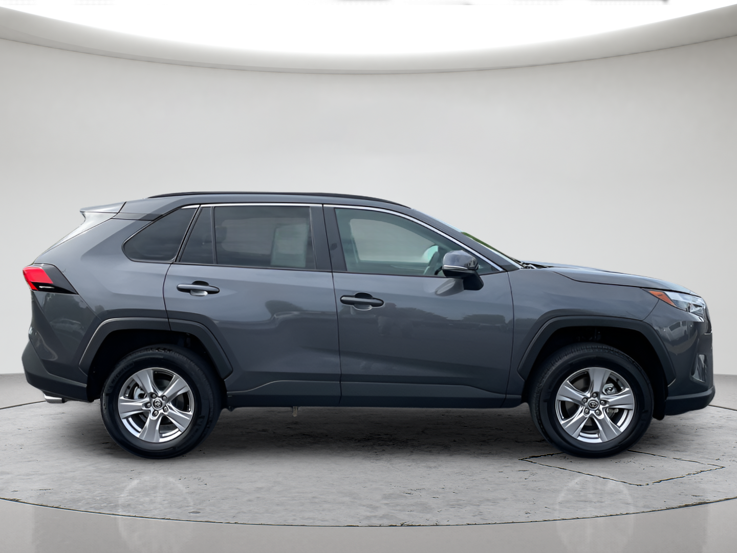 2025 Toyota RAV4 XLE - Photo 2