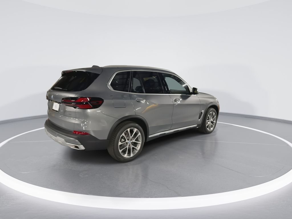 New 2026 Gray Metallic BMW xDrive40i image 8