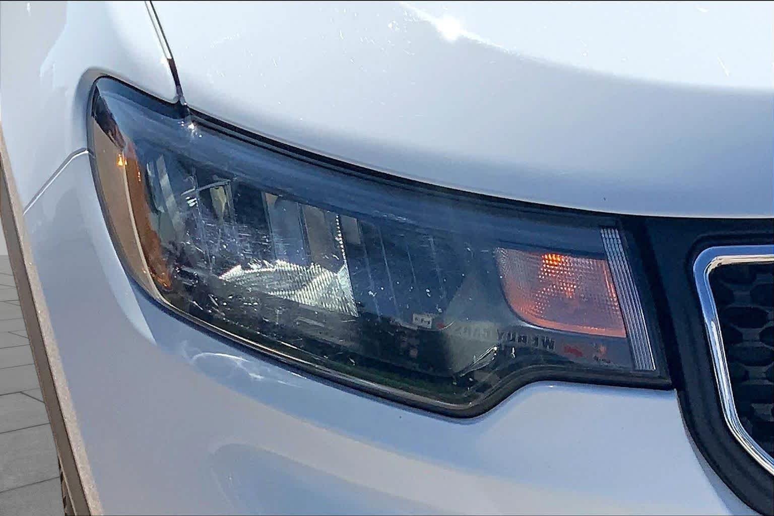Certified Used 2023 Bright White Clearcoat Jeep Latitude image 28