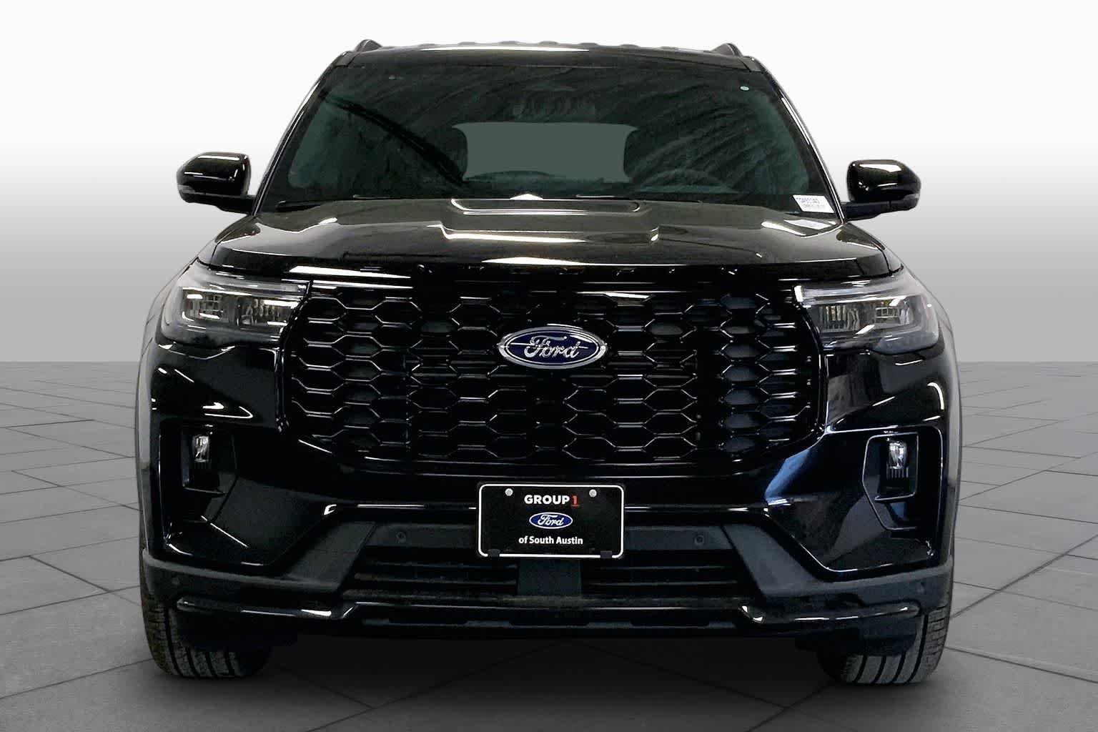 New 2026 Agate Black Metallic Ford ST-Line image 3