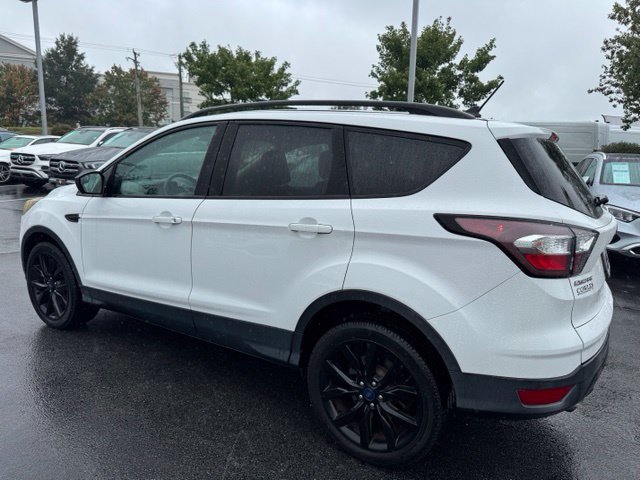 Used 2018 Oxford White Ford SE image 22