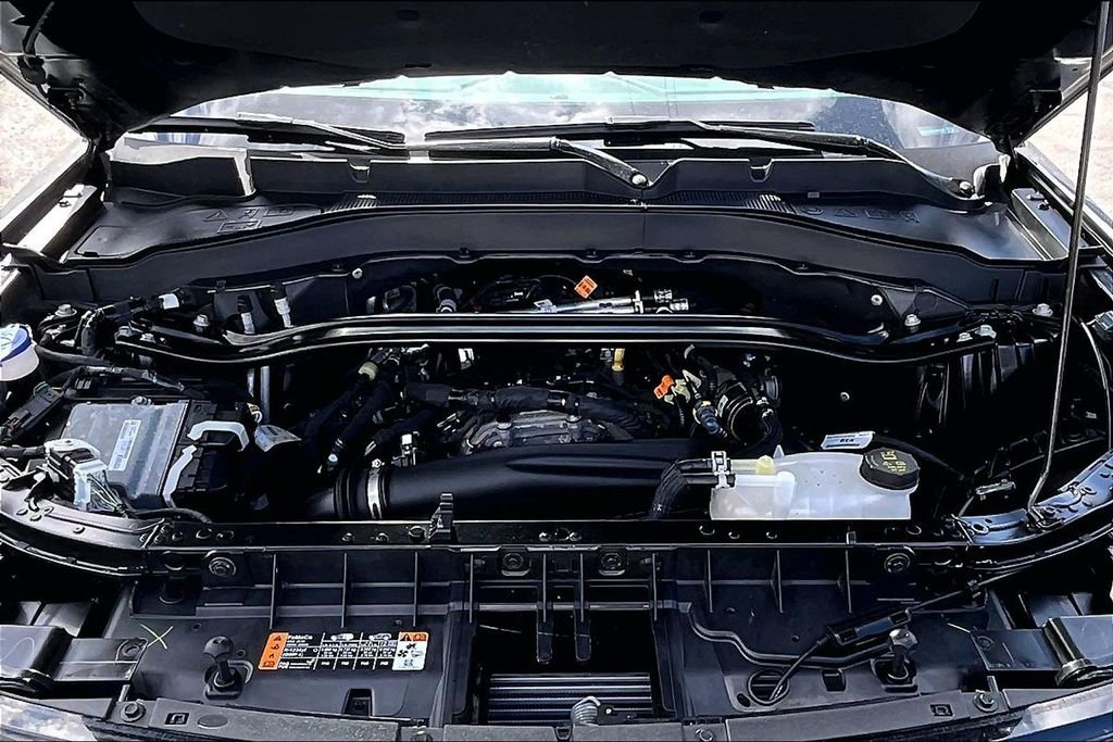 Used 2025 Gray Metallic Ford ST-Line image 5