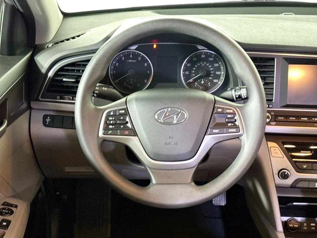 Used 2017 Silver Hyundai SE image 13
