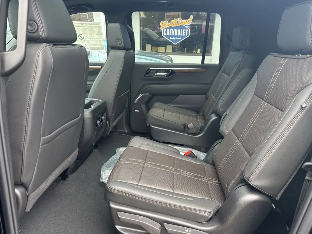 2026 Chevrolet Suburban High Country - Photo 32