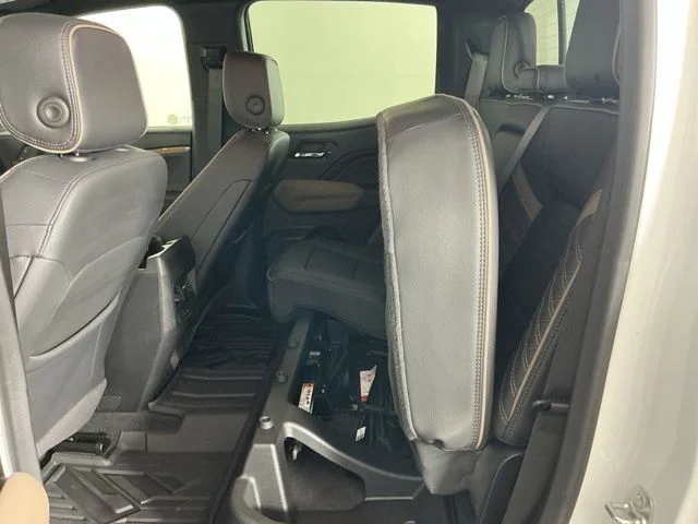Used 2024 White GMC Denali image 30