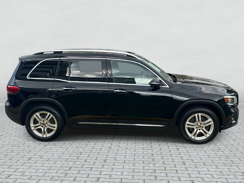 Used 2022 Night Black Mercedes-Benz GLB 250 image 4