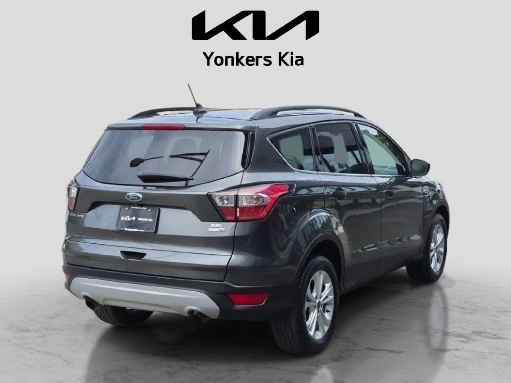 Used 2018 Gray Ford SEL image 5