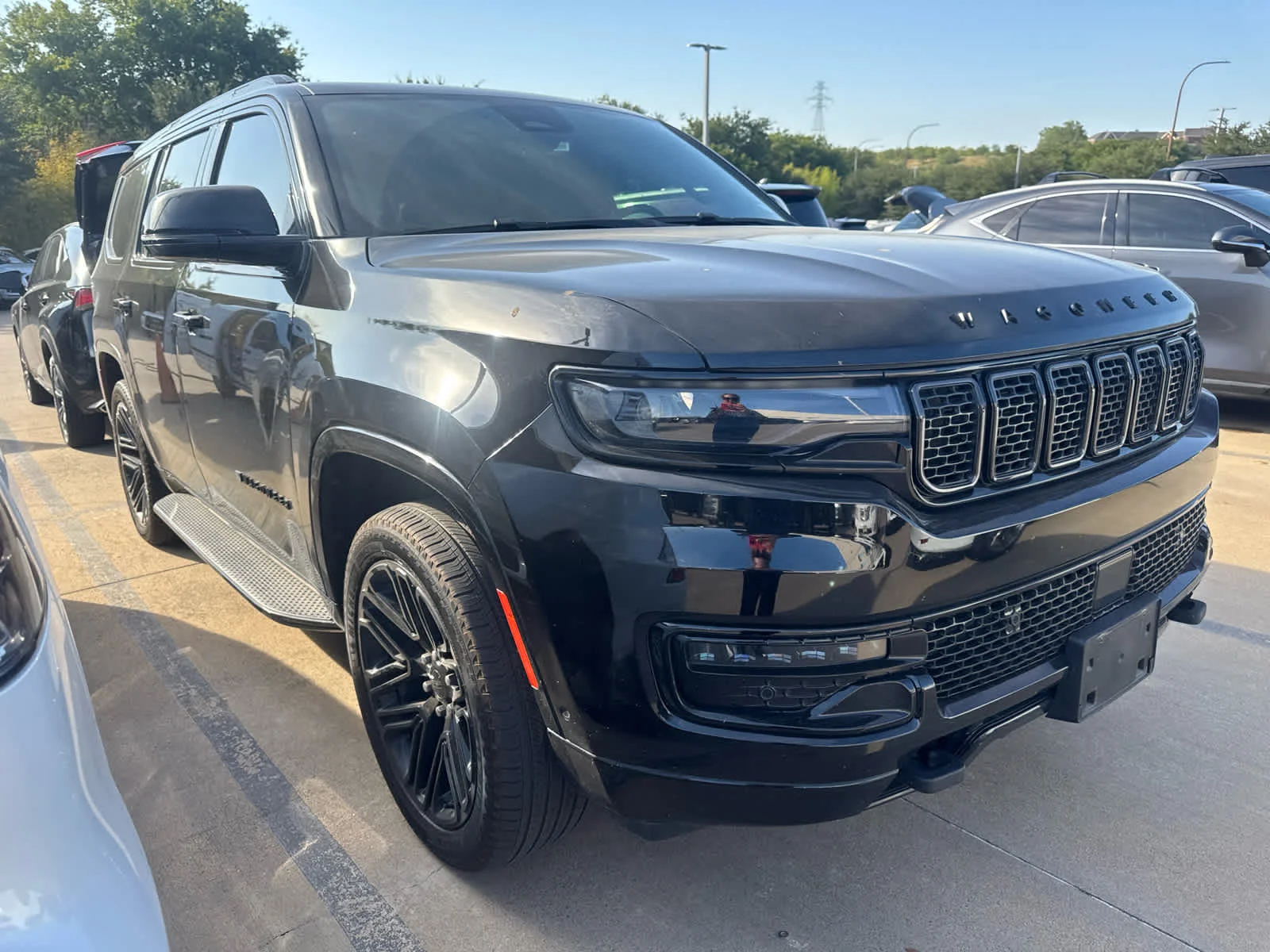 Used 2024 Diamond Black Crystal Pearlcoat Jeep Series II Carbide image 2
