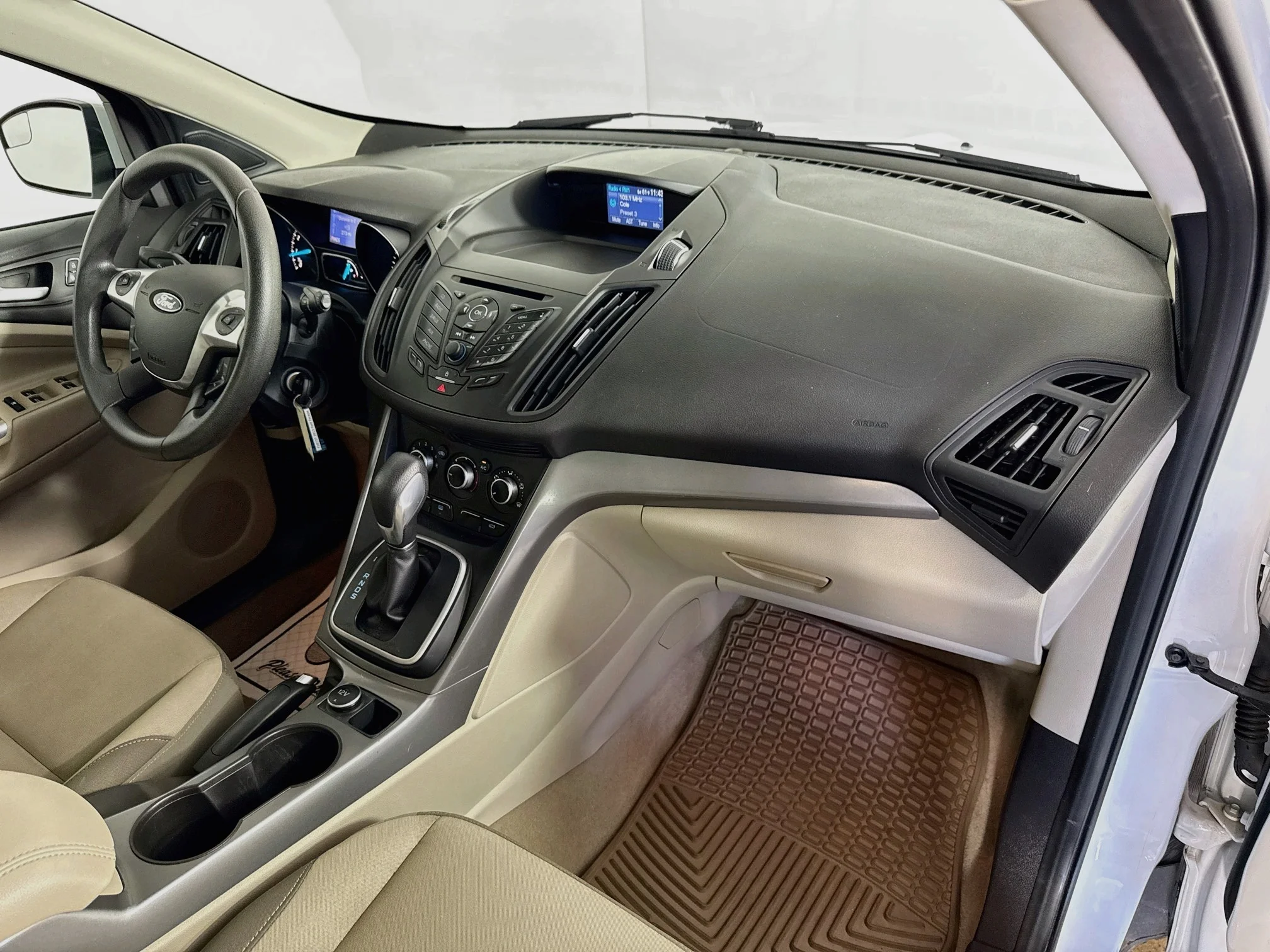 Used 2013 Oxford White Ford SE image 27