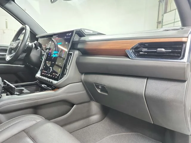 Used 2025 White GMC Denali image 45