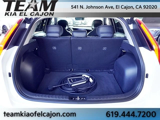 Certified Used 2023 White Kia Wave image 13